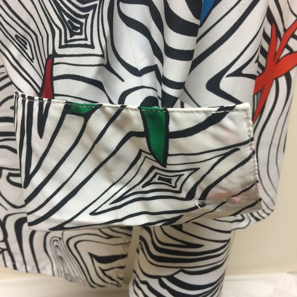 Bold statement blouse - Picture 3 of 5